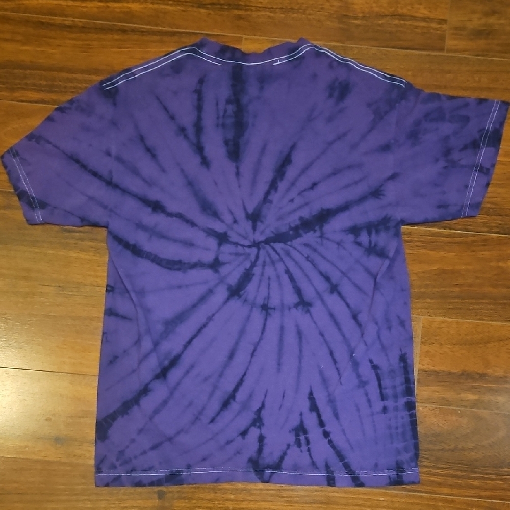 Danson Purple Tie-Dye Otter Heart Graphic Tee - Picture 6 of 7